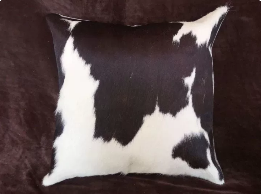 Whole piece、Natural Black & White Cow Pattern、Genuine Hair-on Cowhide、